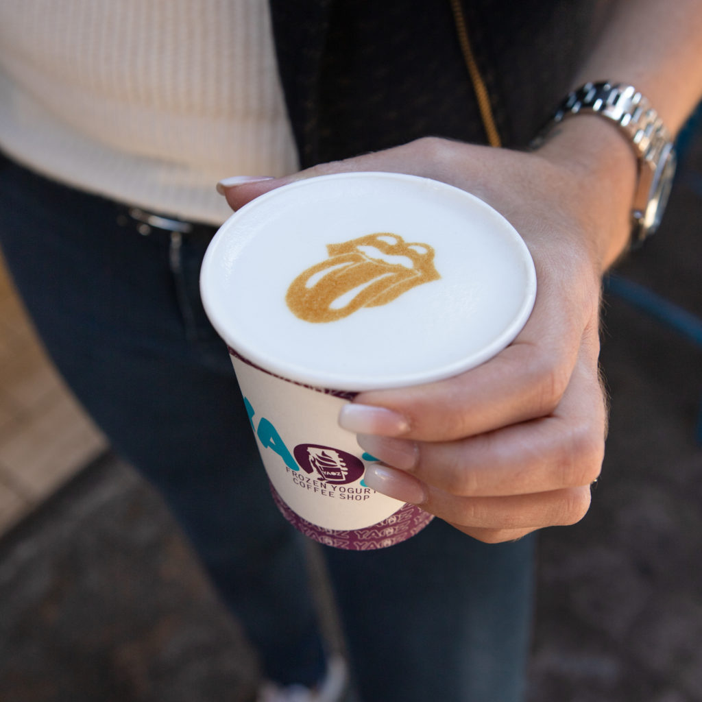 Latte art pimp ton café Yaoz rolling stone